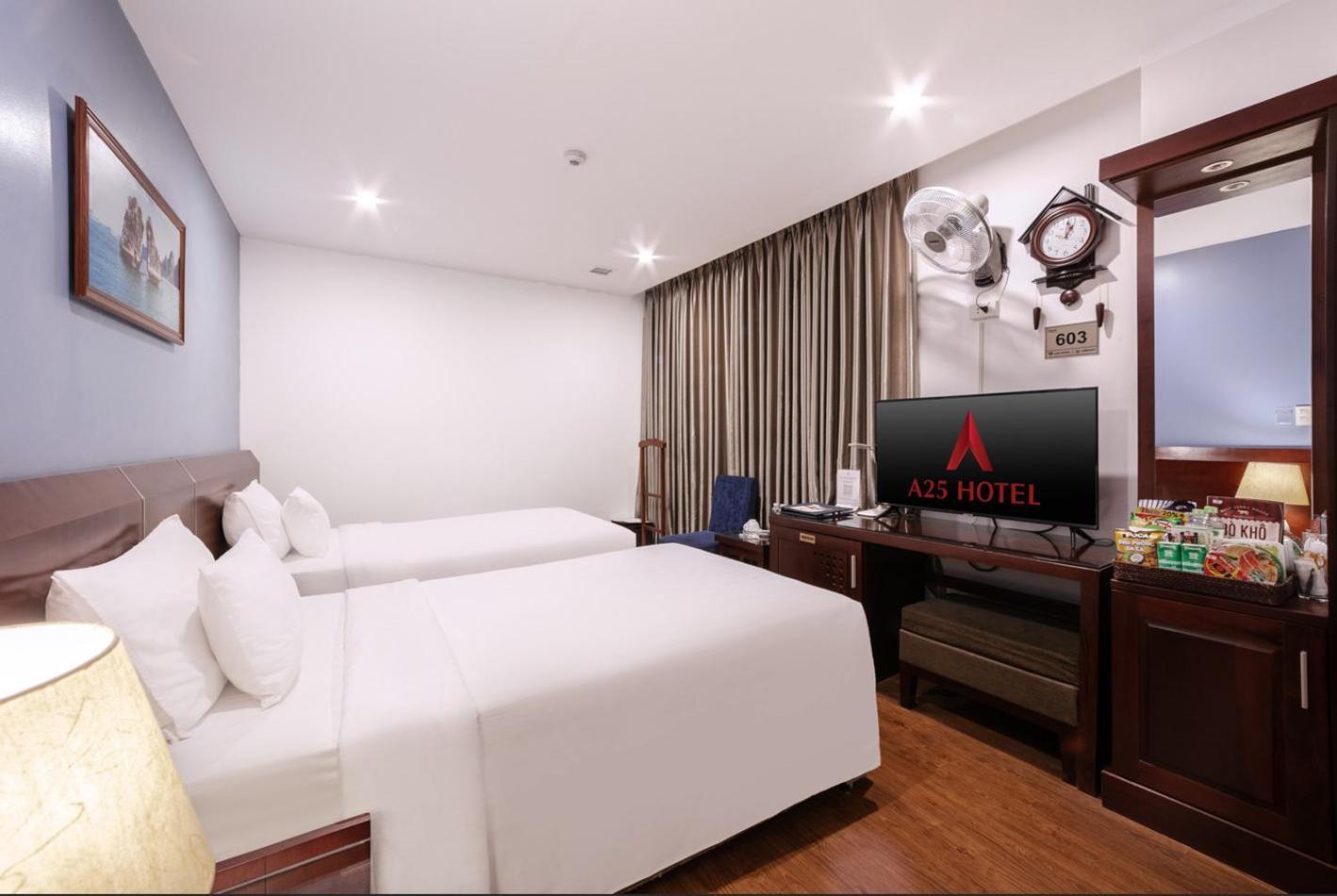 A25 Hotel - 63A Phuong Liet Hanoi Bagian luar foto